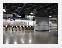 pict4823 * (Singapore), Clarke Quay MRT ticket hall. * 2560 x 1920 * (2.31MB)