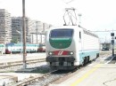 pict1501 * Napoli - Loco running onto our train * 2560 x 1920 * (2.02MB)