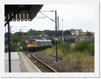 pict5384 * (Great Britain, Harwich), Harwich Town station. Class 360 train arriving. * 2560 x 1920 * (2.11MB)