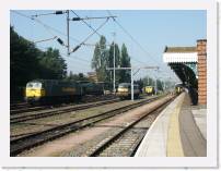 pict5584 * (Great Britain, Ipswich), Ipswich station. Freightliner locomotives, both diesel and electric wait in the yard. * 2560 x 1920 * (2.51MB)