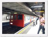 pict6020 * (Great Britain, London), Canada Water underground station. East London Line. Northbound. * 2560 x 1920 * (3.28MB)