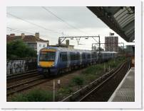 pict6026 * (Great Britain, London), Shadwell. From Shadwell DLR platform. Mainline trains from Fenchurch Street. * 2560 x 1920 * (2.06MB)