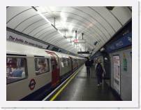 pict6058 * (Great Britain, London), Pimlico underground station. Victoria Line, south bound. * 2560 x 1920 * (3.45MB)