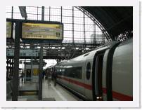 pict4914 * (Germany, Frankfurt), Frankfurt Haupbahnhof. Our train. * 2560 x 1920 * (2.26MB)