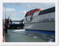 pict5345 * (Holland, Hoek van Holland Haven), The ferry backing into the dock. * 2560 x 1920 * (2.0MB)