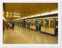 pict6302 * (Italy, Milano), Duomo. Metro Line 3. * 2560 x 1920 * (3.67MB)