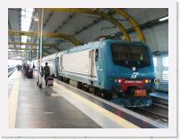 pict7000 * (Italy, Roma), Stazione Fiumicino Aeroport. The 'Leonardo Express' airport train we caught from Roma Termni. * 2560 x 1920 * (2.3MB)