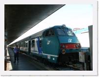 pict6535 * (Italy, Venezia), Stazione di Santa Lucia. Our train, Interregio train 2230. The lead car is not the same 'class' of carrage as the rest of the train, presume due to it being a driving trailer. * 2560 x 1920 * (1.85MB)
