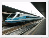 pict6647 * (Italy, Venezia), Statizone Venezia Santa Lucia. This is a Slovinian railways trainset. * 2560 x 1920 * (2.13MB)