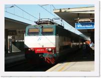 pict6658 * (Italy, Vicenza), Vicenza station. IC train we caught to Padova. * 2560 x 1920 * (1.91MB)