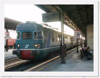 pict6742 * (Italy, Verona), Verona station. Our train from Verona, Regonale 5507. * 2560 x 1920 * (2.05MB)