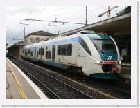 pict6777 * (Italy, Vicenza), Vicenza Stazione. A Diesel Minuetto set. * 2560 x 1920 * (2.06MB)
