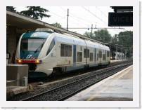 pict6779 * (Italy, Vicenza), Vicenza Stazione. Diesel Minuetto sets. * 2560 x 1920 * (2.41MB)