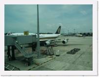 pict4853 * (Singapore), Changi Airport. Our Plane being fueled. * 2560 x 1920 * (1.98MB)