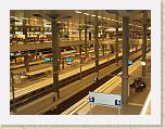 P9120928 * (Germany, Berlin), Hauptbahnhof, lower level (North/South) mainlines, from the mid concourse. * (Germany, Berlin), Hauptbahnhof, lower level (North/South) mainlines, from the mid concourse. * 3648 x 2736 * (2.27MB)