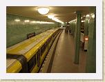 P9161082 * (Germany, Berlin), U5 Alexanderplatz. Inward terminal platforms. * (Germany, Berlin), U5 Alexanderplatz. Inward terminal platforms. * 3648 x 2736 * (2.31MB)