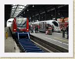 PA012241 * (Germany, Wiesbaden), Hauptbahnhof. * (Germany, Wiesbaden), Hauptbahnhof. * 3648 x 2736 * (2.17MB)