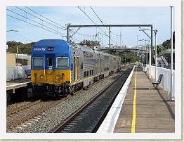 PB170181 * V set stops at Loftus. * V set stops at Loftus. * 3648 x 2736 * (2.41MB)