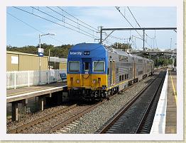 PB170182 * V set stops at Loftus. * V set stops at Loftus. * 3648 x 2736 * (2.28MB)